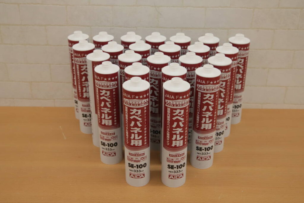 アイカ エコエコボンド カベパネル用 シリコーン樹脂系接着剤 24本セット 2019年製 (2019年6月買取)